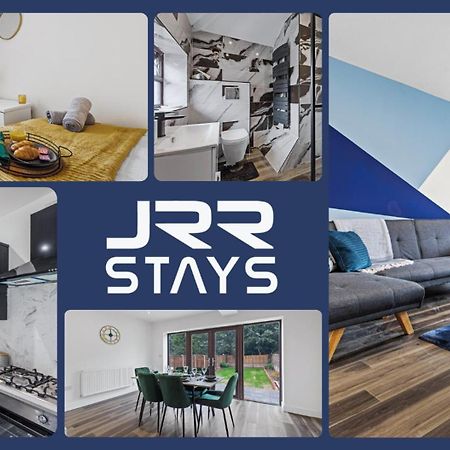 Walsall - 4 Bedroom House, Wi-Fi, Garden , Sleeps 8 - Jrr Stays Bescot エクステリア 写真